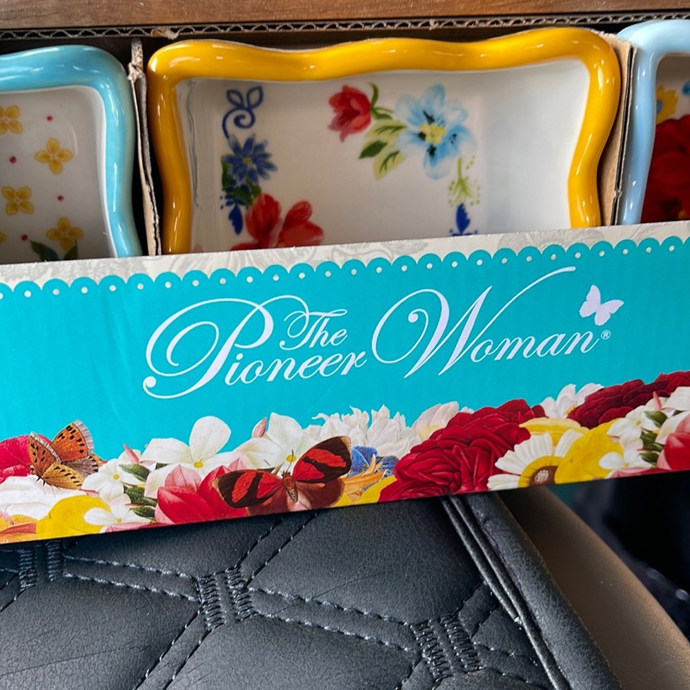 Pioneer Woman Condiment Set